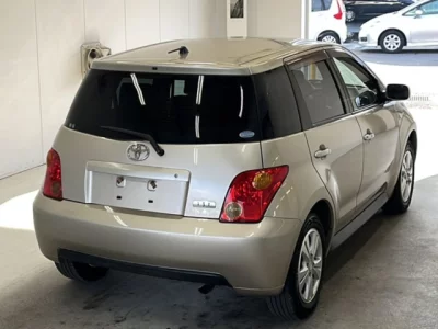 Toyota IST