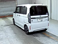 Honda N BOX лот № 3063 оценка 5  с аукциона в Японии 1