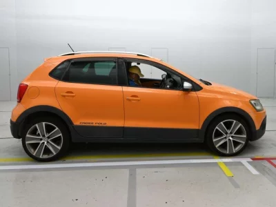 Volkswagen CROSS POLO
