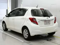 Toyota VITZ лот № 30405 оценка 3.5  с аукциона в Японии 5