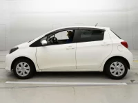 Toyota VITZ лот № 30405 оценка 3.5  с аукциона в Японии 3
