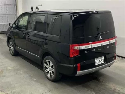 Mitsubishi DELICA D5