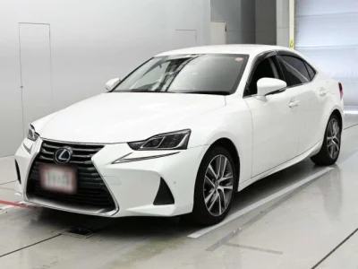 Lexus IS