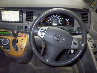 Toyota ISIS