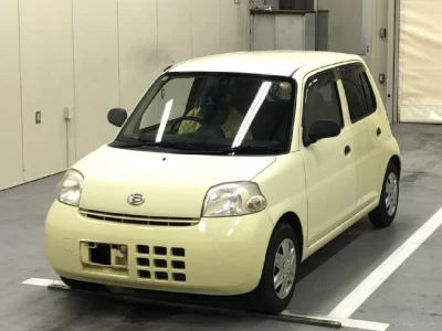 Daihatsu Esse