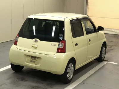 Daihatsu Esse