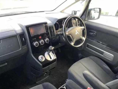 Mitsubishi DELICA D5