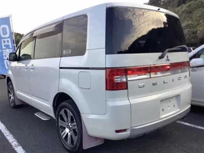 Mitsubishi DELICA D5