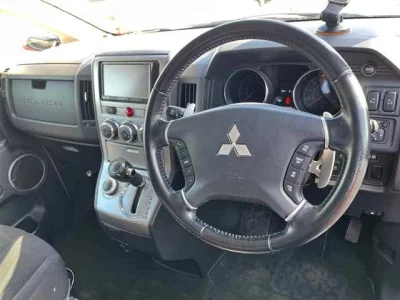 Mitsubishi DELICA D5