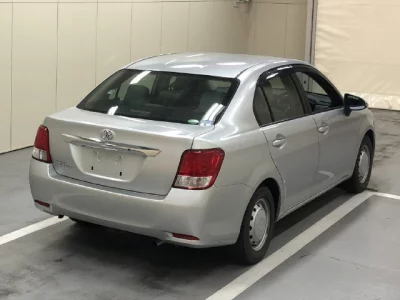 Toyota COROLLA AXIO  с аукциона в Японии