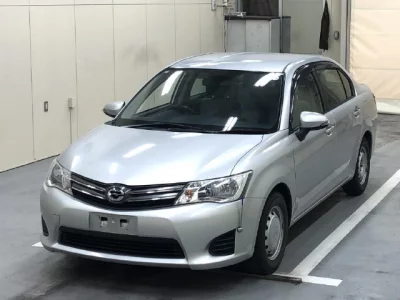 Toyota COROLLA AXIO  с аукциона в Японии