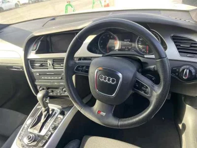 Audi A4  с аукциона в Японии