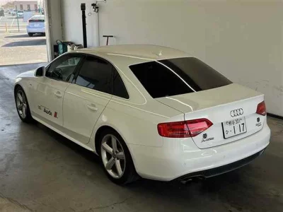 Audi A4  с аукциона в Японии