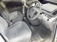 Toyota NOAH лот № 2108 оценка RA  с аукциона в Японии 2