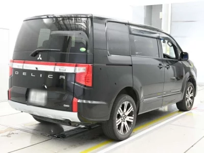 Mitsubishi DELICA D5
