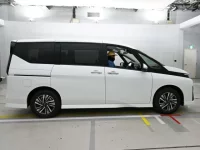 Nissan SERENA лот № 33531 оценка 5  с аукциона в Японии 2