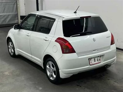 Suzuki SWIFT  с аукциона в Японии