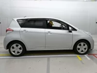 Toyota RACTIS лот № 30548 оценка 3.5  с аукциона в Японии 2