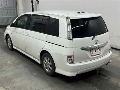 Toyota ISIS