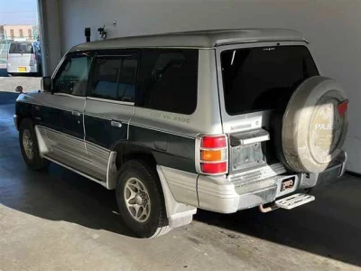 Mitsubishi PAJERO