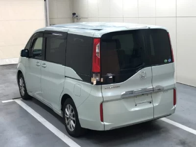 Honda STEP WAGON  с аукциона в Японии