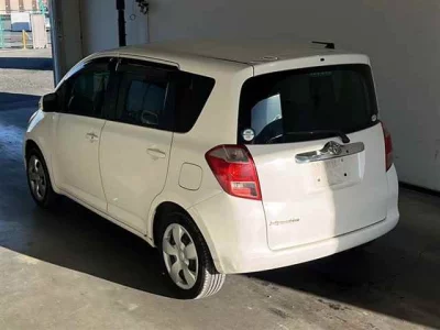 Toyota RACTIS  с аукциона в Японии