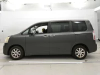 Toyota NOAH лот № 30602 оценка 3.5  с аукциона в Японии 3