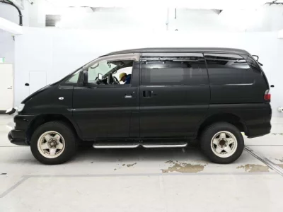 Mitsubishi DELICA