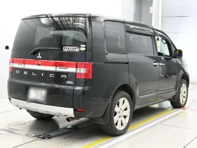 Mitsubishi DELICA D5