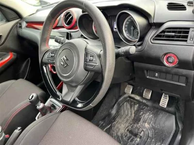 Suzuki SWIFT  с аукциона в Японии