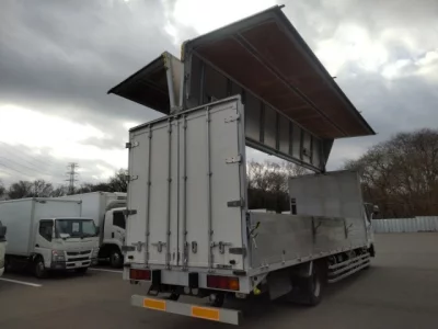 Mitsubishi FUSO FIGHTER