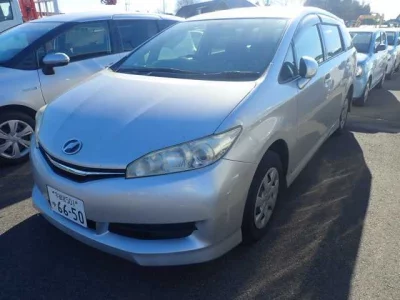 Toyota WISH  с аукциона в Японии