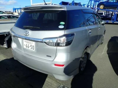 Toyota WISH  с аукциона в Японии