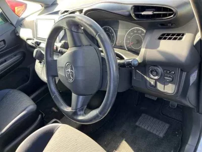 Toyota WISH  с аукциона в Японии