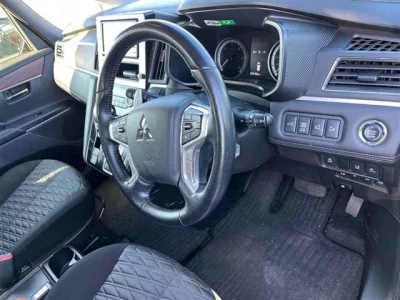 Mitsubishi DELICA D5