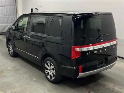 Mitsubishi DELICA D5