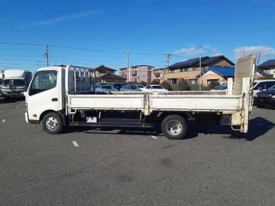 Hino DUTRO  с аукциона в Японии