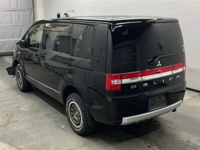 Mitsubishi DELICA D5