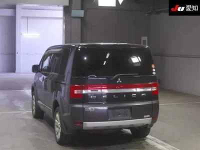 Mitsubishi DELICA D5