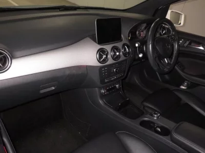 Mercedes-Benz B CLASS