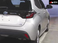 Toyota YARIS лот № 3007 оценка 4  с аукциона в Японии 7