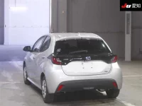 Toyota YARIS лот № 3007 оценка 4  с аукциона в Японии 1