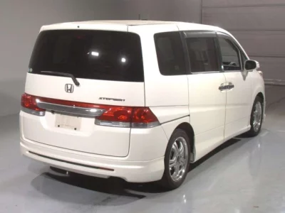 Honda STEP WAGON  с аукциона в Японии