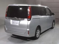 Toyota NOAH лот № 15 оценка 3  с аукциона в Японии 1