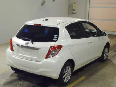 Toyota VITZ  с аукциона в Японии