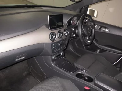 Mercedes-Benz B CLASS