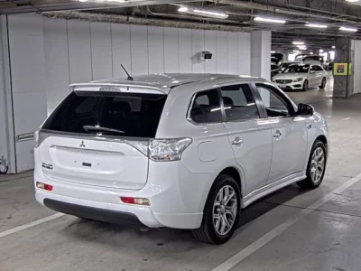 Mitsubishi OUTLANDER PHEV