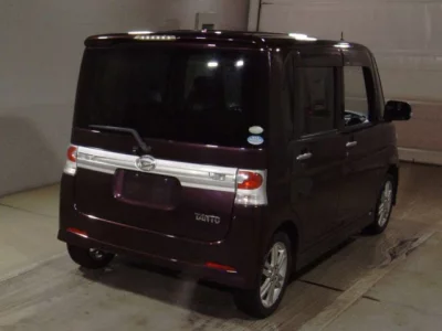Daihatsu TANTO  с аукциона в Японии