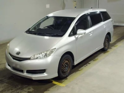 Toyota WISH  с аукциона в Японии