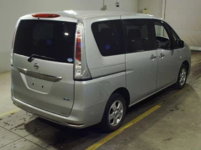 Nissan SERENA  с аукциона в Японии